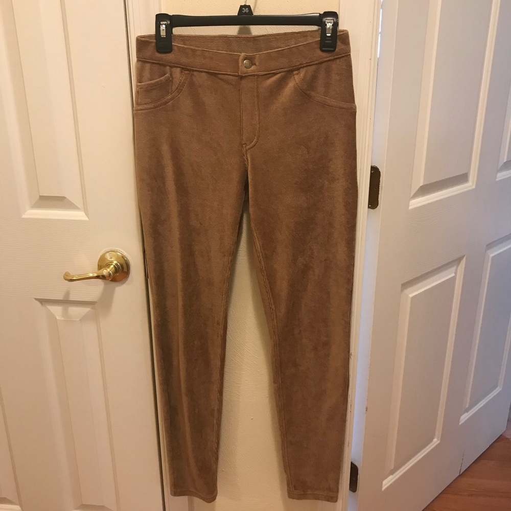 Hue Thin Corduroy Leggings